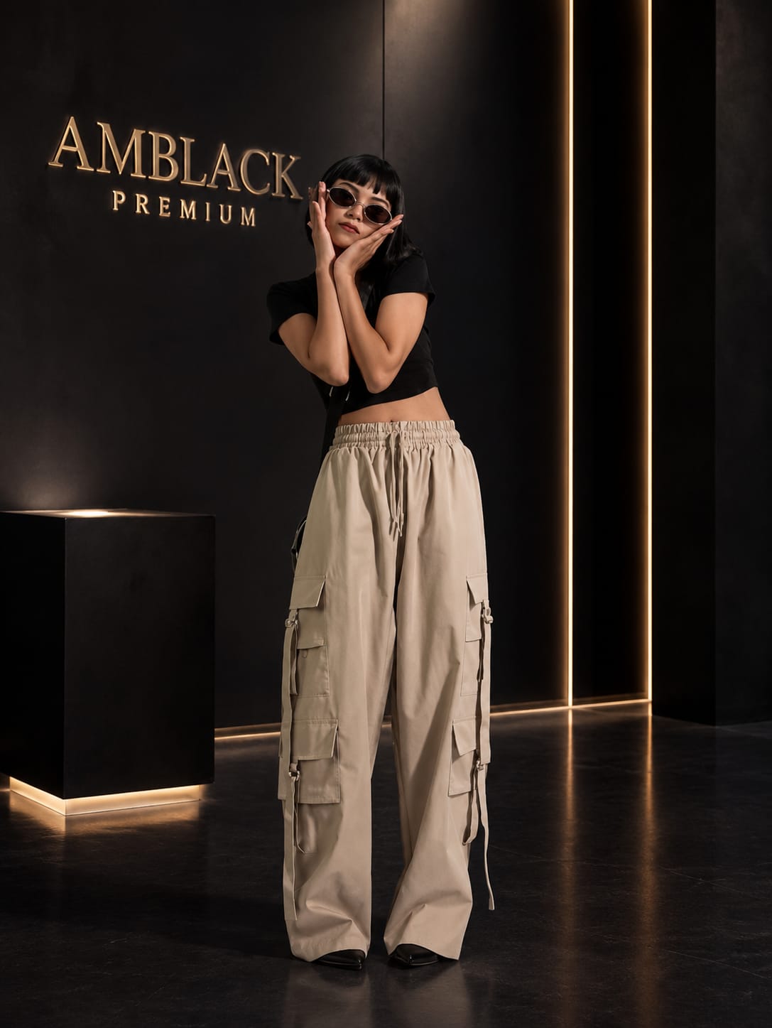 CARGO PANTS WITH MULTIPLE POCKET BLACK CROP TOP